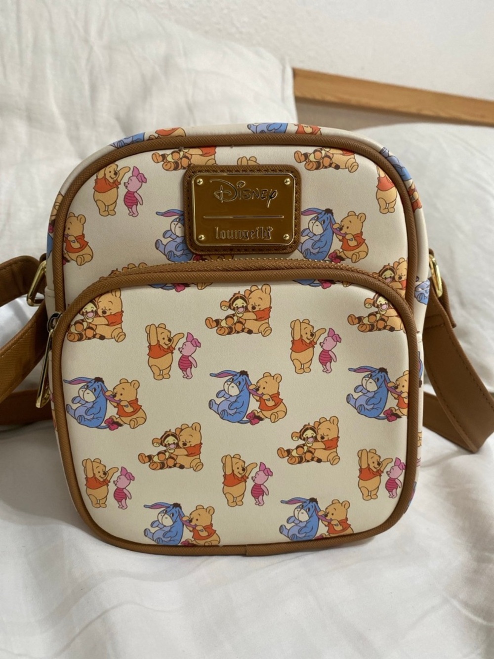 Loungefly BoxLunch Exclusive Winnie the Pooh Crossbody bag